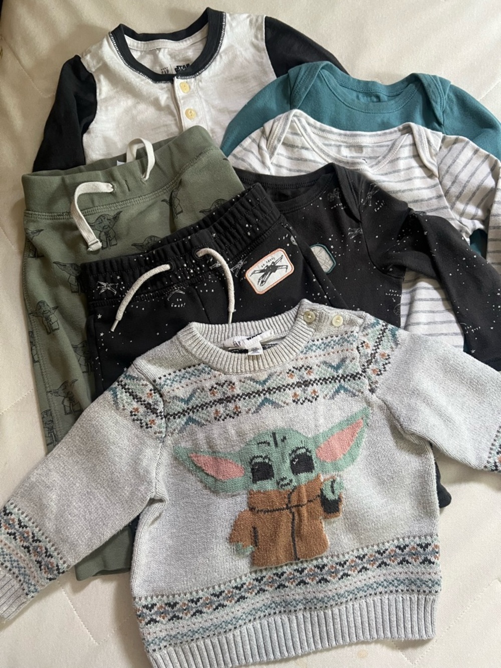 BABY GAP STAR WARS 6 Piece Lot Pants, Bodysuits, Baby Yoda Sweater 12/18 18/24 m